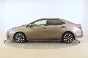 Toyota Corolla XI Sedan Facelifting 1,6 Valvematic 132KM 2018 Toyota Corolla 1.6 Valvematic, Salon Polska, zdjęcie 2