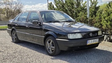 Volkswagen Passat B3 Sedan 1.8 90KM 1990 Volkswagen Passat Pierwszy wlasciciel, Samochod dyskoteka - zobacz zdjecia, zdjęcie 1