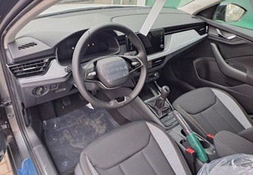 Skoda Scala Hatchback Facelifting 1.0 TSI 115KM 2025 Skoda Scala 1.0 TSI 115KM EDITION 130, dostepna od reki Benzyna 115KM, zdjęcie 4