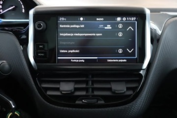 Peugeot 2008 I SUV Facelifting 1.2 PureTech 110KM 2019 Peugeot 2008 1.2 PureTech, Salon Polska, zdjęcie 18