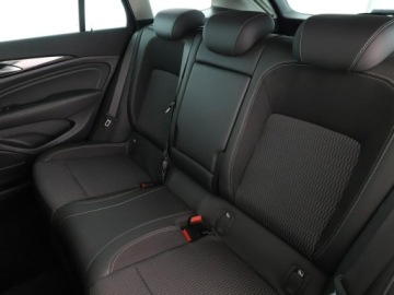 Opel Insignia I Sports Tourer Facelifting 2.0 CDTI Ecotec 170KM 2017 Opel Insignia 2.0D 4x4 Country Tourer Navi, zdjęcie 16