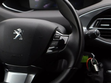 Peugeot 308 II SW Facelifting 1.5 BlueHDI 130KM 2020 Peugeot 308 1.5 BlueHDi, Salon Polska, Navi, zdjęcie 19