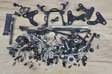 HONDA CB 750 HORNET RH12 ZESTAW ŚRÓB RESZTKI Z DEMONTAŻU