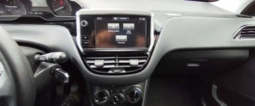 Peugeot 208 I Hatchback 5d Facelifting 1.2 PureTech 82KM 2016 Peugeot 208 Peugeot 208 1.2 PureTech Allure 1.2 Benzyna 82KM, zdjęcie 13