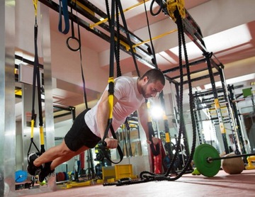 ZESTAW TAŚM TRENINGOWYCH DO ĆWICZEŃ CROSS UCHWYT NA DRZWI DO 250 KG