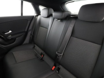 Mercedes CLA C118/X118 2019 Mercedes CLA 180 automat full LED półskóra navi, zdjęcie 16