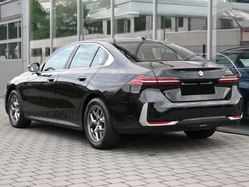 BMW Seria 5 G90-91 2024 BMW Seria 5 520i Sedan 2.0 (208KM) 2024, zdjęcie 2