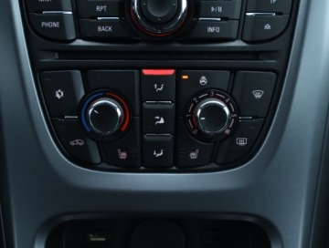 Opel Astra J Sedan 1.6 Twinport ECOTEC 115KM 2016 Opel Astra 1.6 16V, Salon Polska, 1. Właściciel, zdjęcie 15