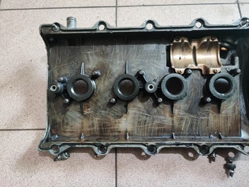 KRYT VENTILU LEVÝ AUDI A6 S6 C5 A8 S8 D2 4.2 V8