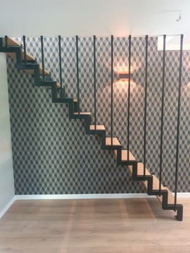 Konstrukcja schodowa loftowa z profila 60x60