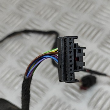 AUDI E-TRON 2019 PŘEDNÍ STRANA PRAVÁ SVAZEK PŘÍVODŮ DVEŘE PŘEDNÍCH