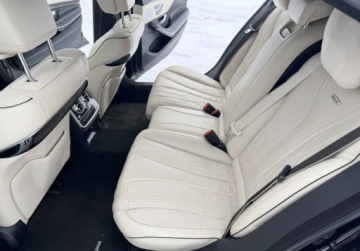 Mercedes Klasa S W222 Limuzyna wersja długa AMG S 63 AMG 585KM 2017 Mercedes-Benz Klasa S 4x4 S63 AMG 5.5 Benz 585 KM 2017r Bezwypadkowy Wa, zdjęcie 9