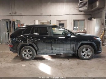 Toyota 2025 Toyota RAV4 2025r., XLE, od ubezpieczalni 2.5 Benzyna 203KM, zdjęcie 8