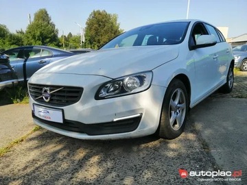 Volvo V60 I Kombi Facelifting 2.0 D3 DRIVE-E 150KM 2017 Volvo V60 I 2.0 D2 I rej. 02/2017, 150 KM, bezwypadkowy