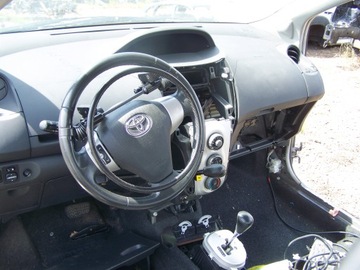 DESKA KONZOLA ULOŽENÍ PÁSY TOYOTA YARIS II