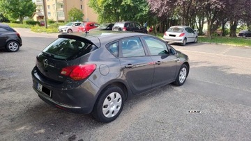 Opel Astra J GTC 1.6 CDTI Ecotec 110KM 2015 Opel Astra Opel Astra 2015 1,6 Cdti Salon Pl Zamiana 1.6 Diesel 110KM, zdjęcie 17