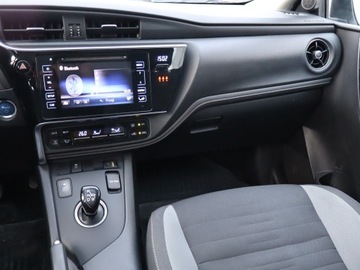 Toyota Auris II Touring Sports Facelifting 1.8 Hybrid 136KM 2015 Toyota Auris Hybrid, Salon Polska, Automat, Klima, zdjęcie 7