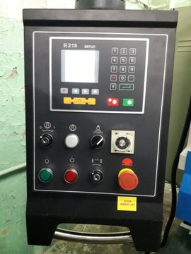 Гидравлические гильотинные ножницы для листового металла FPM12N6x2500