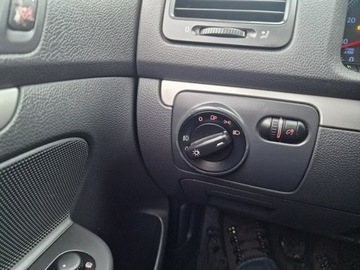 Volkswagen Golf V Hatchback 1.4 FSI 90KM 2004 Volkswagen Golf 1.4 FSI 90 KM, Klimatyzacja,, zdjęcie 11