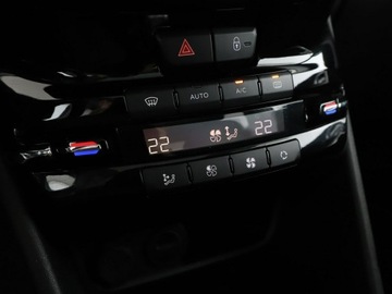 Peugeot 2008 I SUV Facelifting 1.2 PureTech 110KM 2019 Peugeot 2008 Crossway, Kamera, Panorama, Navi, zdjęcie 25