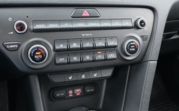 Kia Sportage III SUV Facelifting 1.7 CRDi 115KM 2016 Kia Sportage 1,7 CRDI 115 KM BI-Xenon Nawigacja Kamera asystent 1.7 Diesel, zdjęcie 31