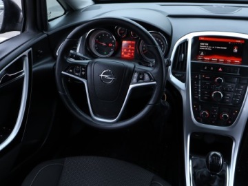 Opel Astra J Sports Tourer Facelifting 1.4 Turbo ECOTEC 120KM 2014 Opel Astra 1.4 T, Xenon, Bi-Xenon, Klima, zdjęcie 6