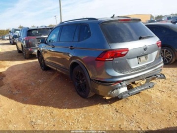 Volkswagen Tiguan II 2022 Volkswagen Tiguan 2022 Volkswagen Tiguan 2.0T SE R-Line Black FWD 2.0 184KM, zdjęcie 2