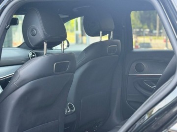 Mercedes Klasa E W213 Kombi Plug-in Facelifting 2.0 E300de 306KM 2020 Mercedes-Benz Klasa E 300 DE hybryda plug-In pakiet AMG serwis ASO pakiet, zdjęcie 17