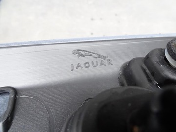 JAGUAR E-PACE LIŠTA DVEŘE PŘEDNÍ LEVÝ ORIG.