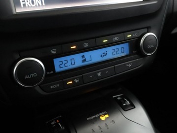 Toyota Avensis III Wagon Facelifting 2015 2.0 D-4D 143KM 2015 Toyota Avensis Executive skóra panorama navi, zdjęcie 25