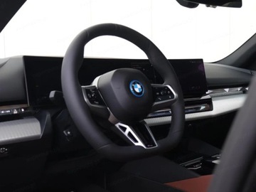 BMW Seria 5 G90-91 Sedan Plug-In 3.0 50e 489KM 2025 BMW Seria 5 550e xDrive Sport Sedan 3.0 (489KM) 2025, zdjęcie 4