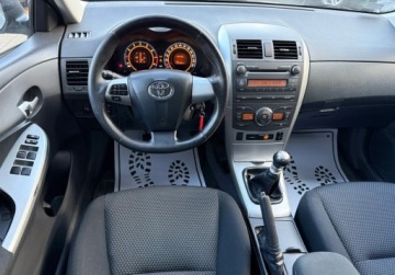 Toyota Corolla X Sedan Facelifting 1.6 Valvematic 132KM 2011 Toyota Corolla salon Polska 1.6 Benzyna 132KM, zdjęcie 3