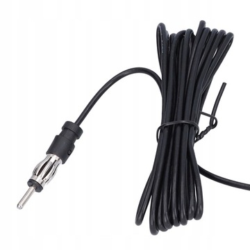 Автомобильная FM-антенна с магнитным основанием.