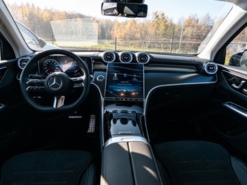 Mercedes GLC C254/X254 Coupe 2.0 300 258KM 2025 MERCEDES-BENZ GLC 300 4-Matic AMG Line 2.0 (258KM) 2025, zdjęcie 19