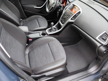 Opel Astra J Sports Tourer Facelifting 1.4 Turbo ECOTEC 120KM 2014 Opel Astra 1.4 Turbo Energy 120KM 2014r, zdjęcie 5