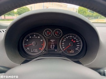 Audi A3 8P Hatchback 3d 1.4 TFSI 125KM 2009 Audi a3 Audi A3 1.4 TFSI S line Sportpaket 1.4 Benzyna 125KM, zdjęcie 15