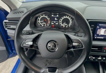 Skoda Kamiq Crossover 1.0 TSI 95KM 2022 Skoda Kamiq 1.0 TSI 95 KM 5 bieg. manual Ambition Benzyna 95KM, zdjęcie 14