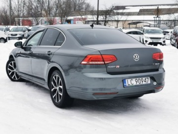 Volkswagen Passat B8 Limousine 1.6 TDI BlueMotion Technology 120KM 2017 VW PASSAT 1.6 TDI Comfortline , Pakiet R-line, Automat, 2x Klucz, Nawigacja, zdjęcie 29
