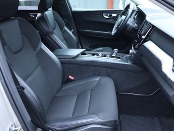 Volvo XC60 II Crossover T5 250KM 2020 Volvo XC60 B5 AWD, Salon Polska, Serwis ASO, 4X4, zdjęcie 8