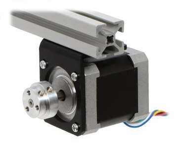 Алюминиевое крепление L-образного типа для шагового двигателя.