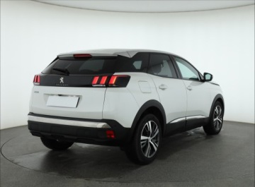 Peugeot 3008 II Crossover Facelifting  1.2 PureTech 130KM 2023 Peugeot 3008 1.2 PureTech, Salon Polska, zdjęcie 4