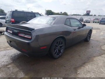 Dodge Challenger III 2022 Dodge Challenger Gt 2022 3.6 Benzyna 303KM, zdjęcie 4