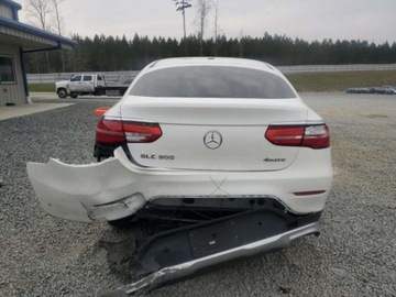 Mercedes GLC C253 2019 Mercedes-Benz GLC 2019, 2.0L, 4x4, od ubezpieczalni 2.0 Benzyna 241KM, zdjęcie 1