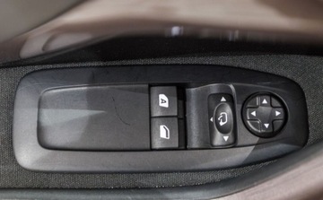 Peugeot 2008 I SUV Facelifting 1.2 PureTech 110KM 2016 Peugeot 2008 1.2 Pure Tech Active SS 1.2 Benzyna 110KM, zdjęcie 26