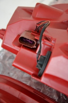EVROPA PRAVÁ LEVÝ PORSCHE CAYMAN 981 BOXER ZADNÍ LED SVĚTLO