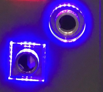 ГАЛОГЕННАЯ ЛАМПА С КВАДРАТНОЙ СИНЕЙ СВЕТОДИОДНОЙ ЛЕНТОЙ