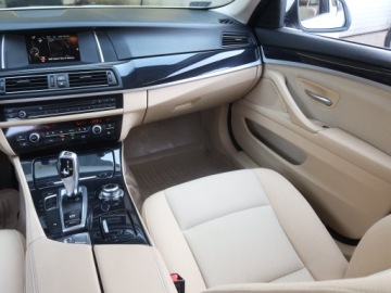 BMW Seria 5 F10-F11 Touring Facelifting 520i 184KM 2016 BMW 5 520i, Salon Polska, Automat, Xenon, zdjęcie 7