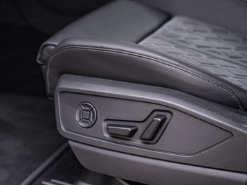 Audi Q5 II SUV Facelifting 2.0 40 TDI 204KM 2025 AUDI Q5 TDI quattro S line Suv 2.0 (204KM) 2025, zdjęcie 4