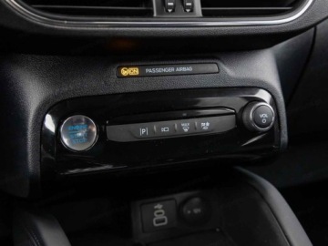 Ford Kuga III SUV Facelifting 1.5 EcoBoost 186KM 2025 Od ręki - Titanium 1.5 EcoBoost 186KM / Pakiet Winter, Driver Assistance, zdjęcie 9