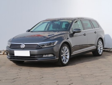 Volkswagen Passat B8 Variant 2.0 TDI BlueMotion SCR 150KM 2017 VW Passat 2.0 TDI, Salon Polska, 1. Właściciel, zdjęcie 1